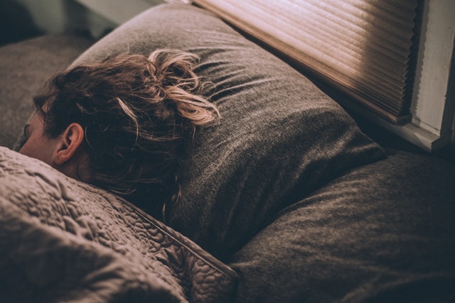 高い?怪しい?睡眠ガチ勢が3万円の枕を本音評価(ブレインスリープピロー)